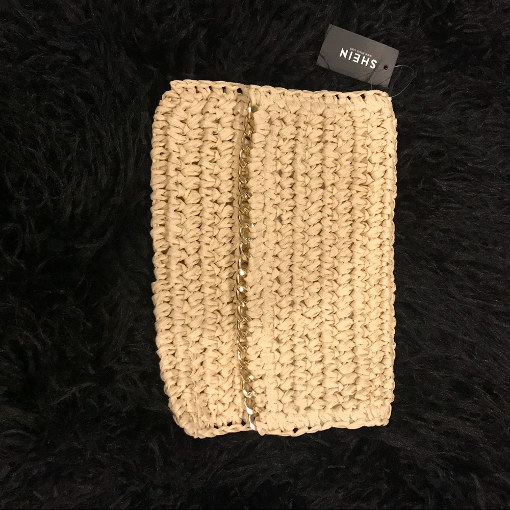 NWT Straw Clutch